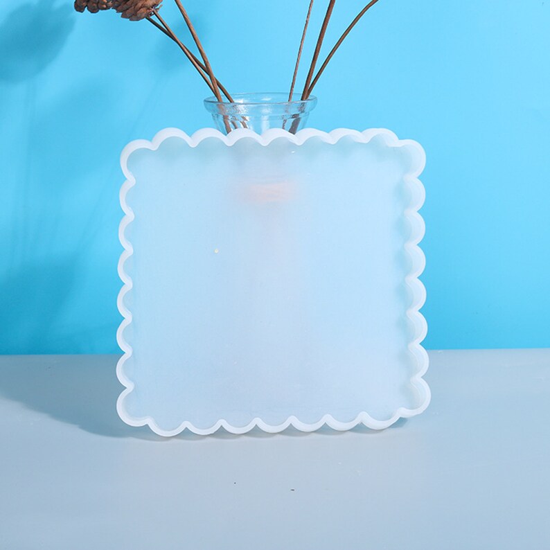 Woodberg - قالب سيليكون مربع حجم 19.5 سم مموج للتوزيعات و الأفراح و الصور